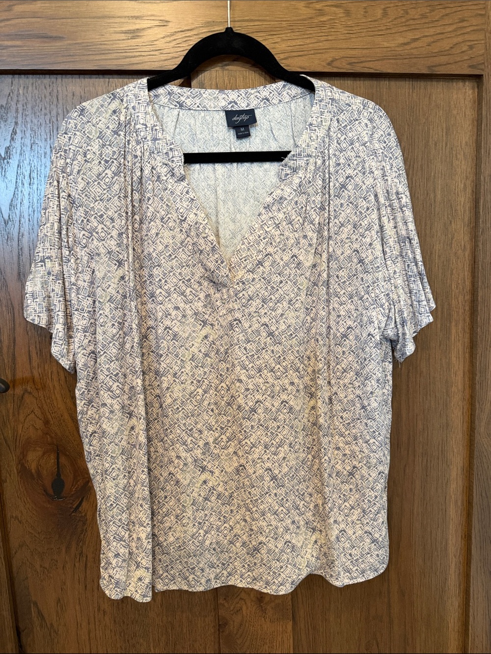 Apt. 9 Light Blue Printed V-Neck Dolman Sleeve Top
